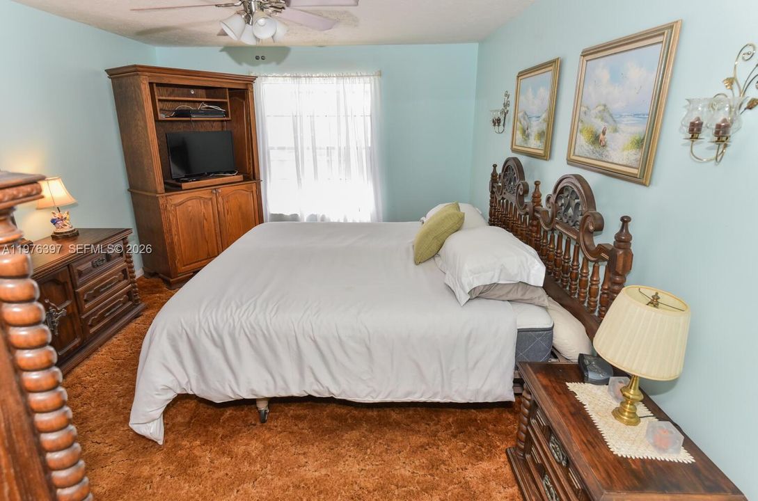 Недавно продано: $895,000 (3 спален, 2 ванн, 1804 Квадратных фут)