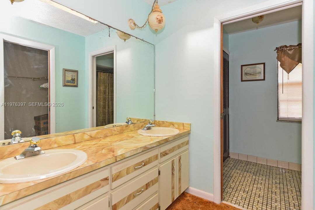 Недавно продано: $895,000 (3 спален, 2 ванн, 1804 Квадратных фут)
