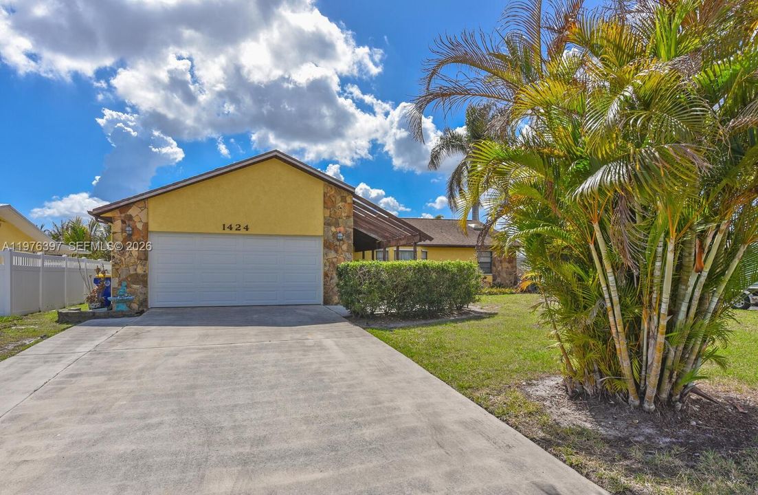 Недавно продано: $895,000 (3 спален, 2 ванн, 1804 Квадратных фут)