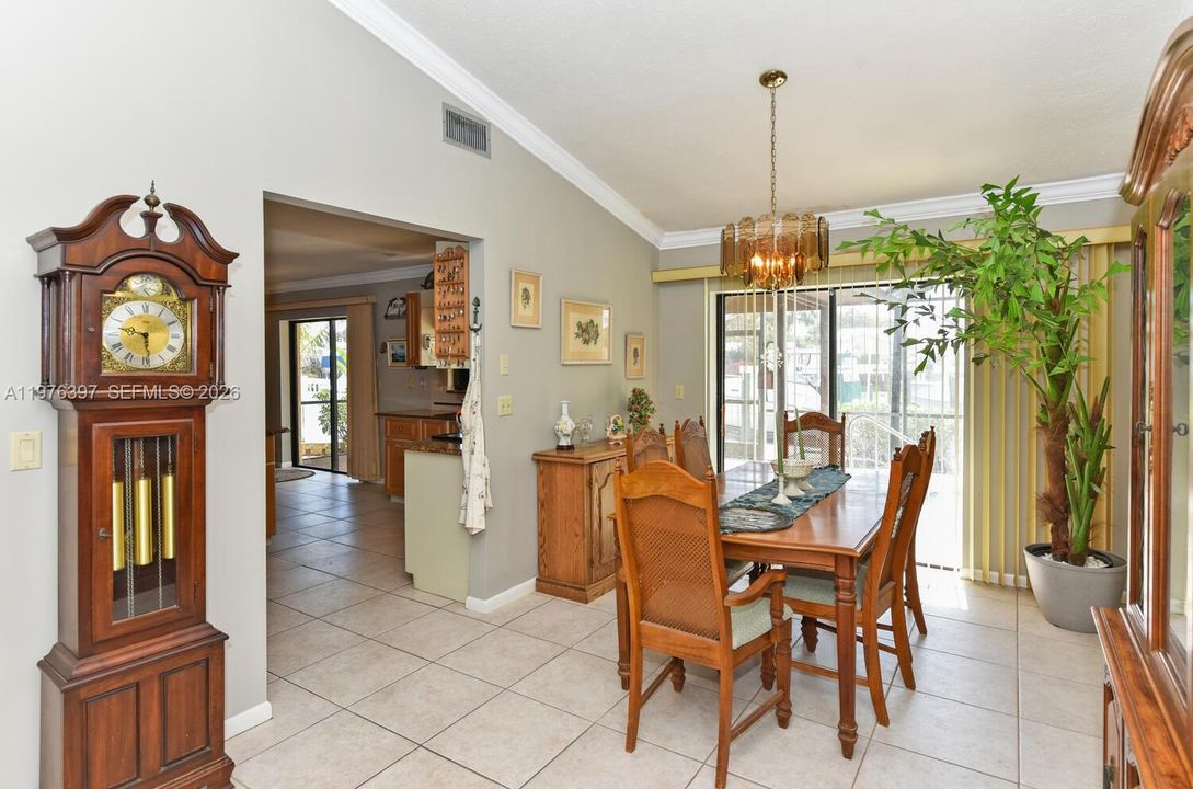 Недавно продано: $895,000 (3 спален, 2 ванн, 1804 Квадратных фут)