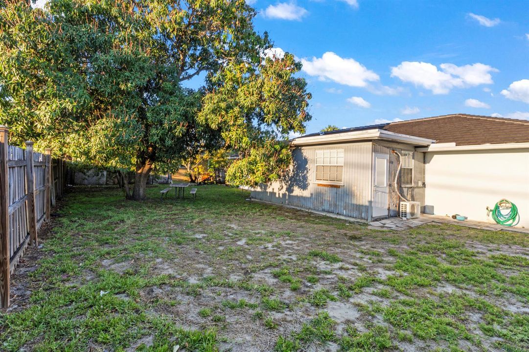 8361_Wilton_Dr_042