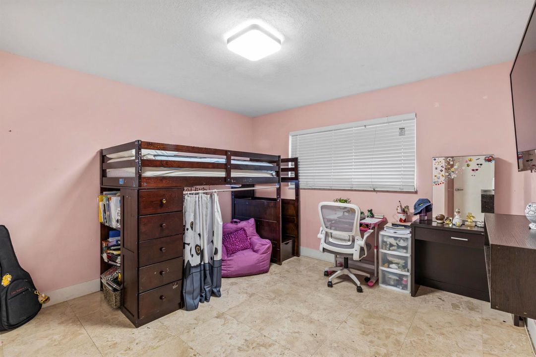 8361_Wilton_Dr_018