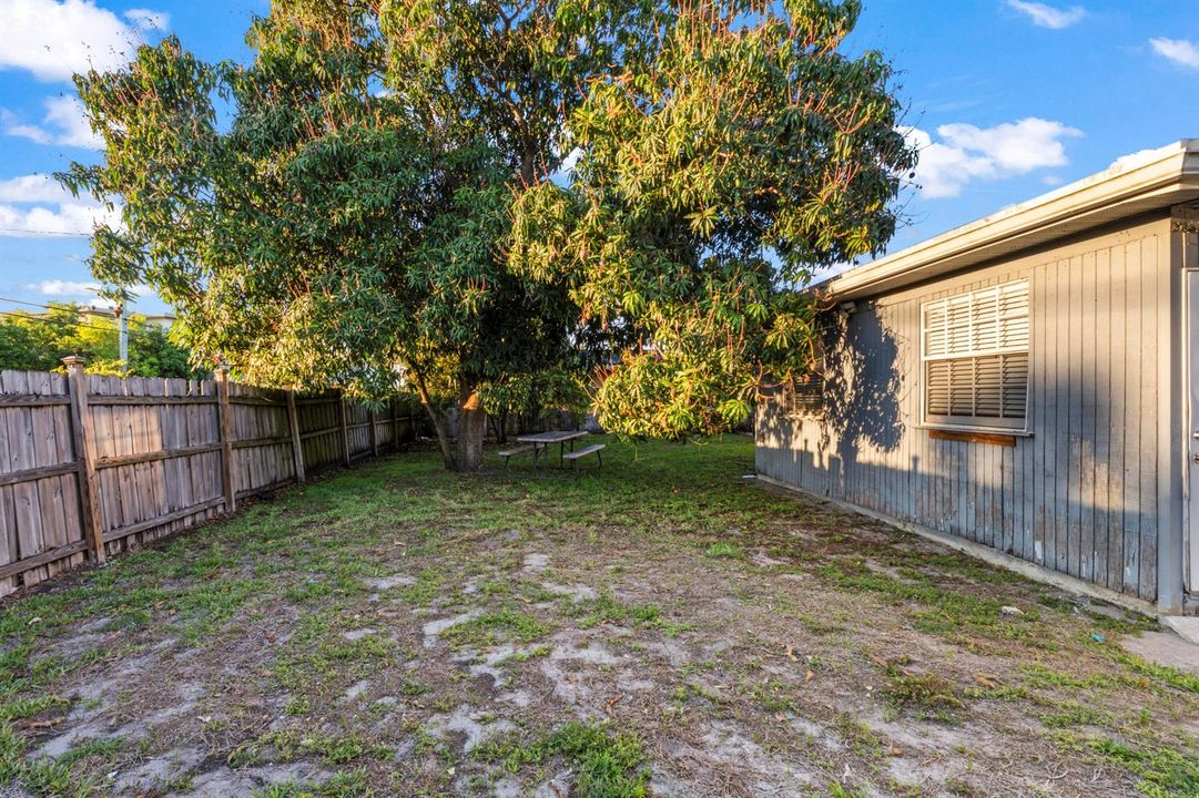8361_Wilton_Dr_045
