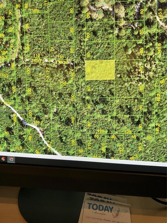 На продажу: $15,900 (0.24 acres)