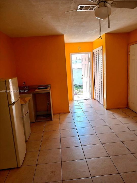 For Rent: $1,000 (0 beds, 1 baths, 0 Square Feet)