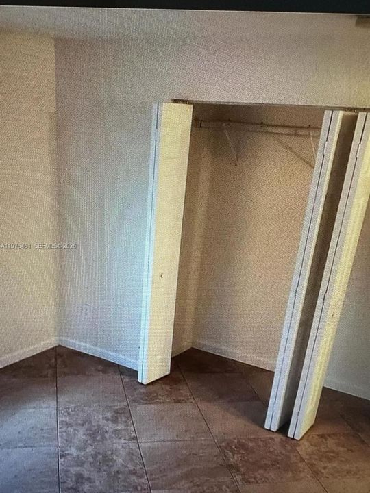 Под контрактом: $1,999 (2 спален, 2 ванн, 1200 Квадратных фут)