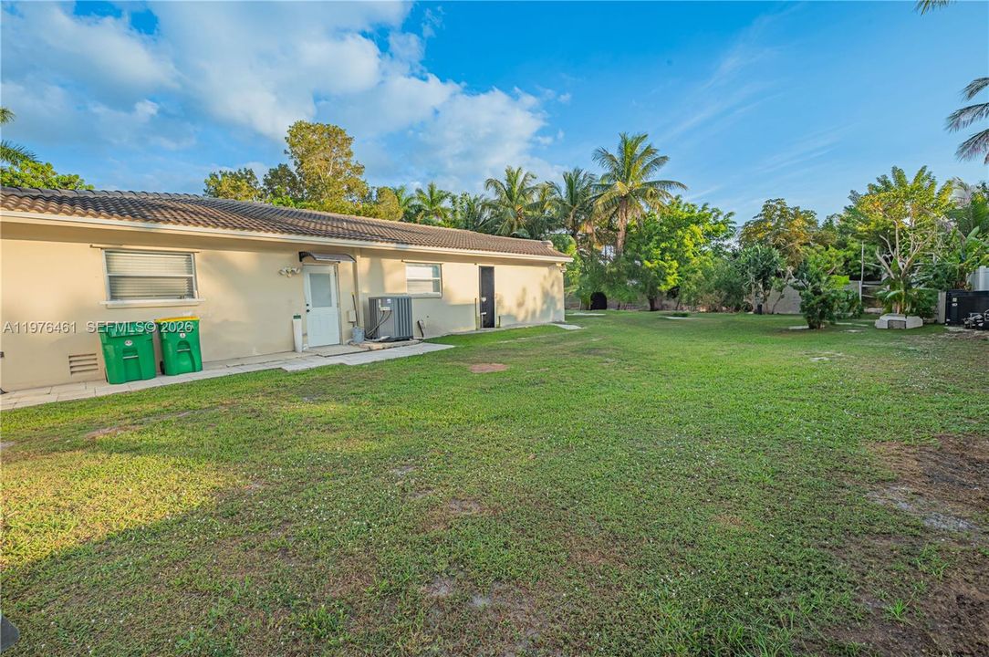 En Venta: $850,000 (4 camas, 2 baños, 1716 Pies cuadrados)