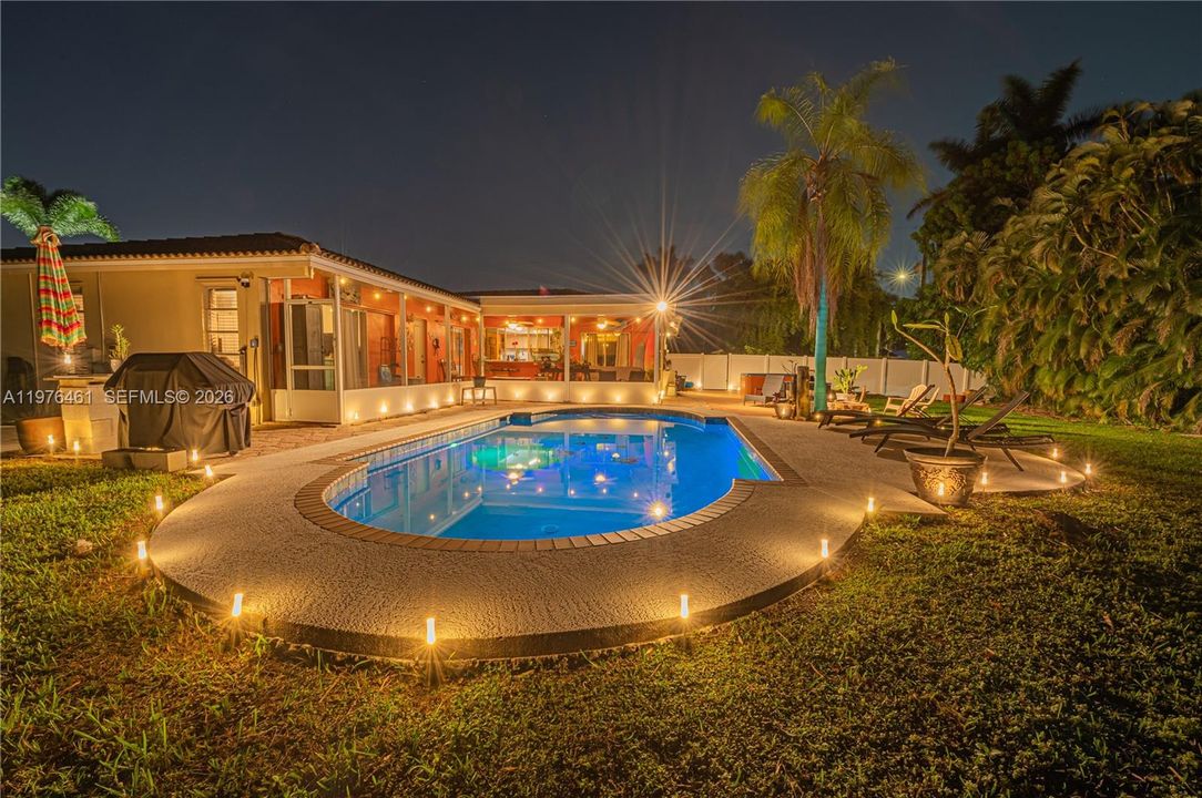 En Venta: $850,000 (4 camas, 2 baños, 1716 Pies cuadrados)