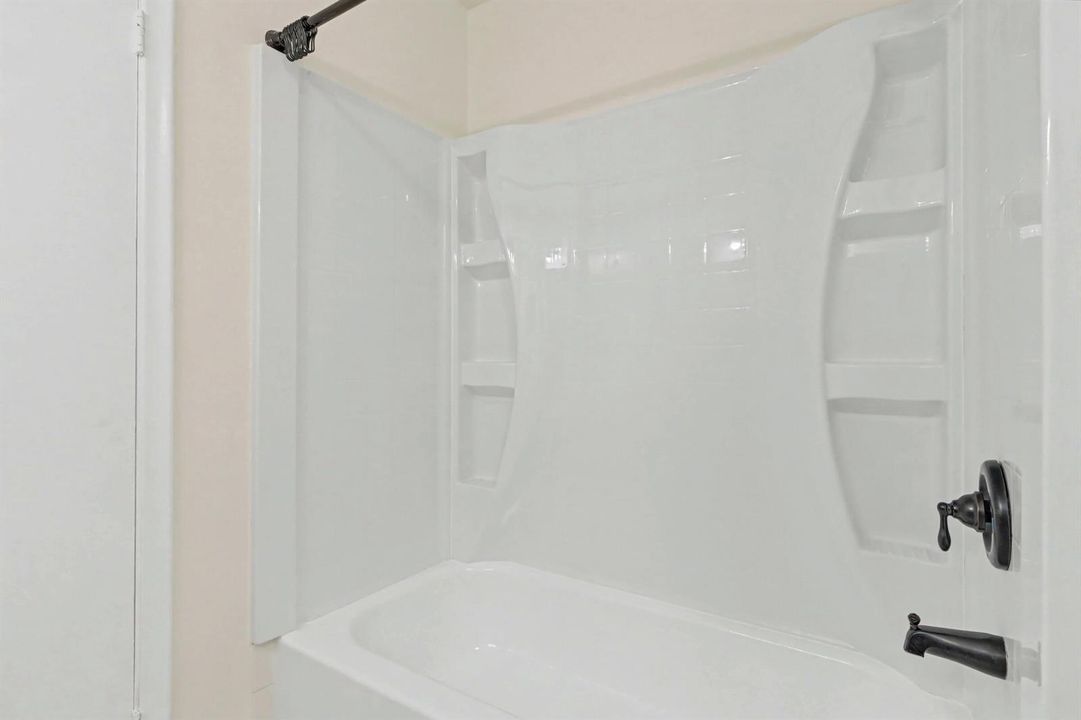 437 tub and shower