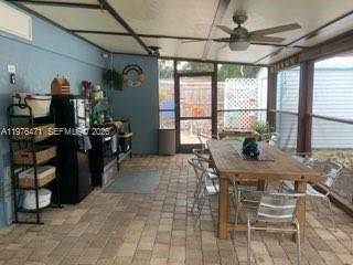 В аренду: $3,100 (2 спален, 1 ванн, 950 Квадратных фут)