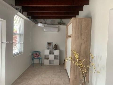 В аренду: $3,100 (2 спален, 1 ванн, 950 Квадратных фут)