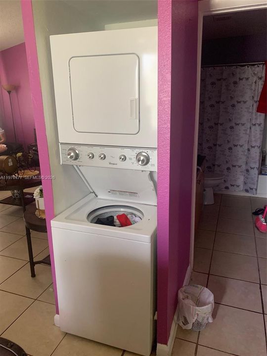 На продажу: $179,900 (2 спален, 1 ванн, 814 Квадратных фут)