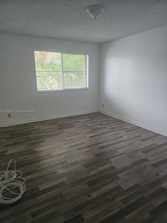 Recientemente alquilado: $1,700 (1 camas, 1 baños, 700 Pies cuadrados)