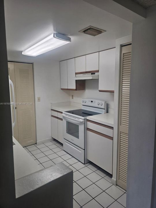 Recientemente alquilado: $1,700 (1 camas, 1 baños, 700 Pies cuadrados)