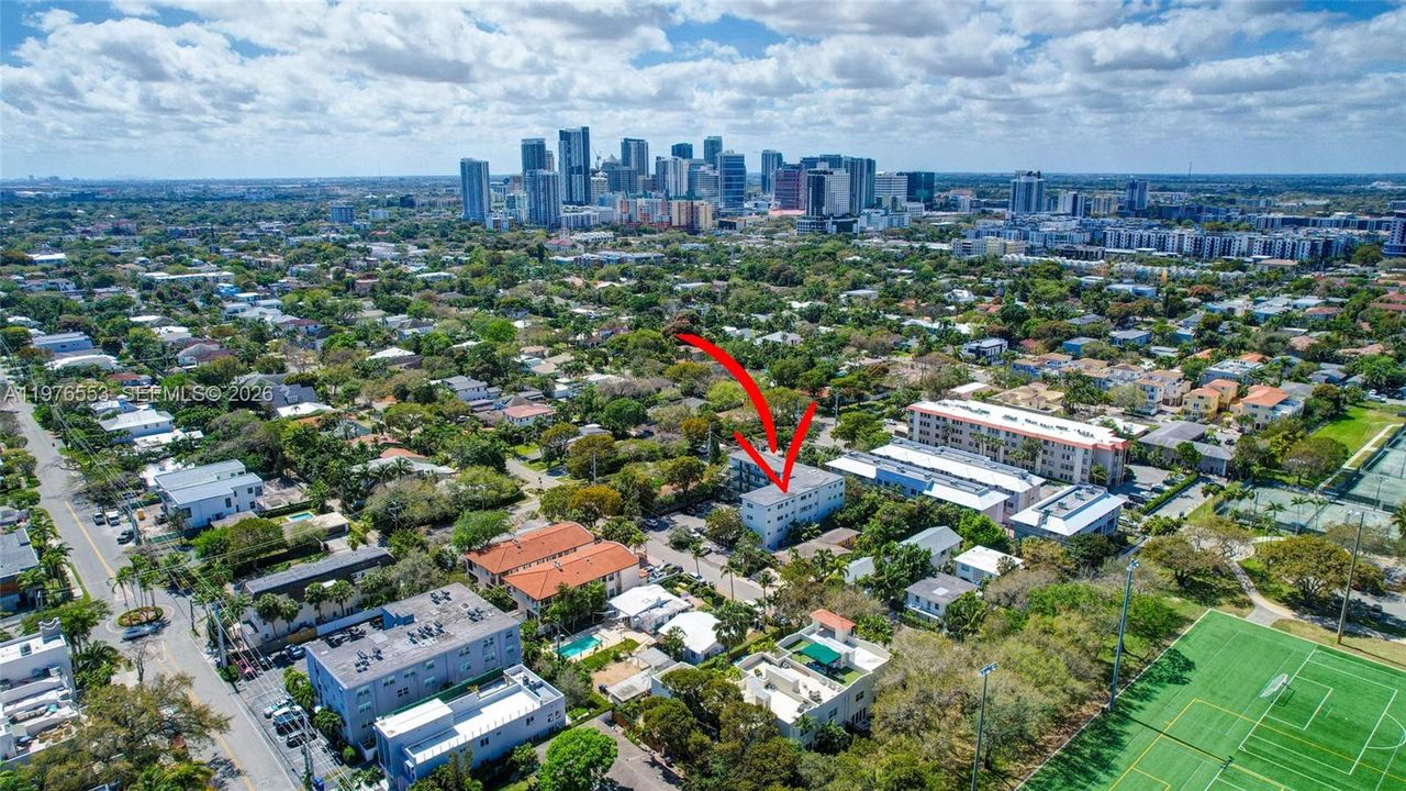 En Venta: $175,000 (2 camas, 2 baños, 830 Pies cuadrados)