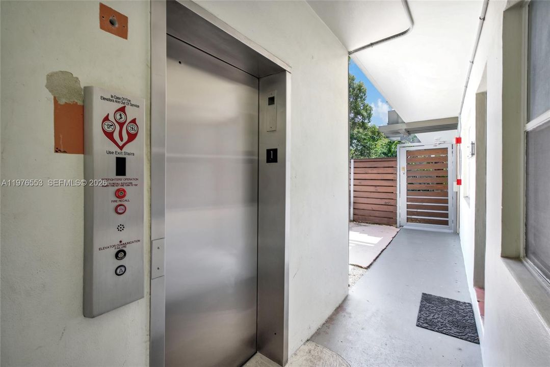 En Venta: $175,000 (2 camas, 2 baños, 830 Pies cuadrados)