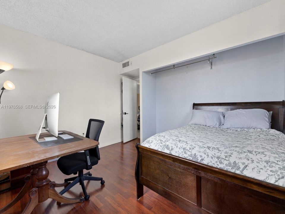 Active With Contract: $245,000 (3 beds, 2 baths, 1068 Square Feet)