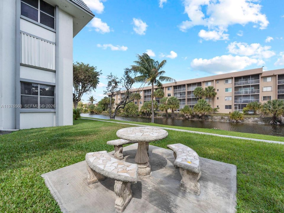 Active With Contract: $245,000 (3 beds, 2 baths, 1068 Square Feet)