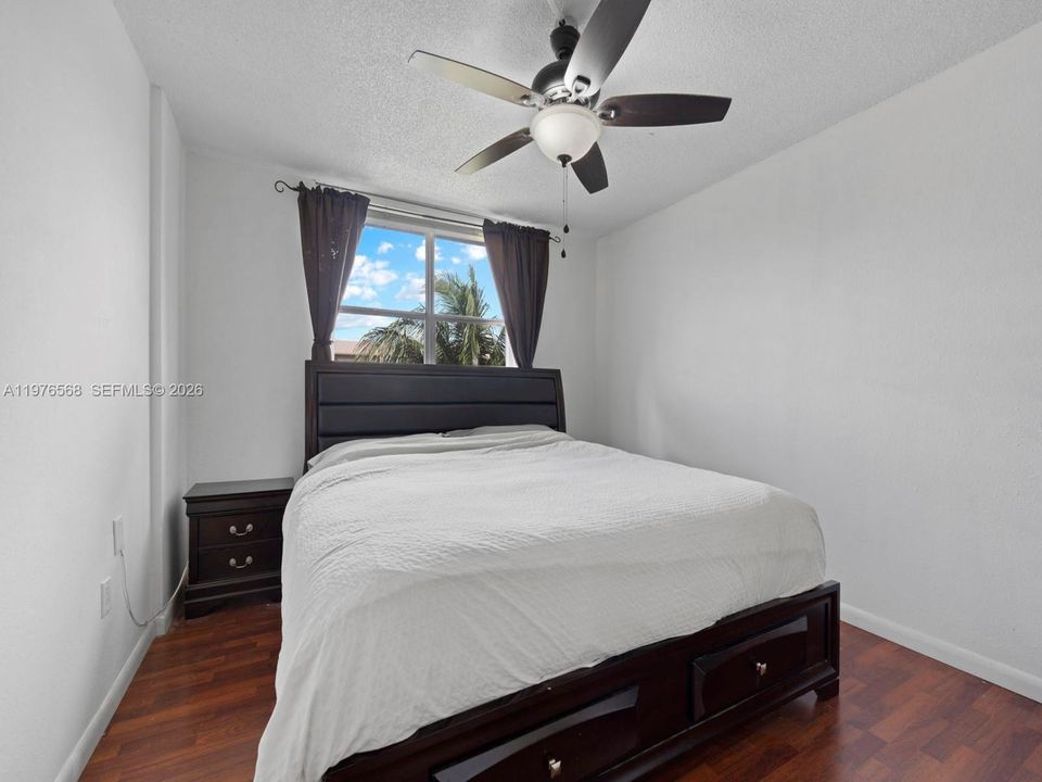 Active With Contract: $245,000 (3 beds, 2 baths, 1068 Square Feet)