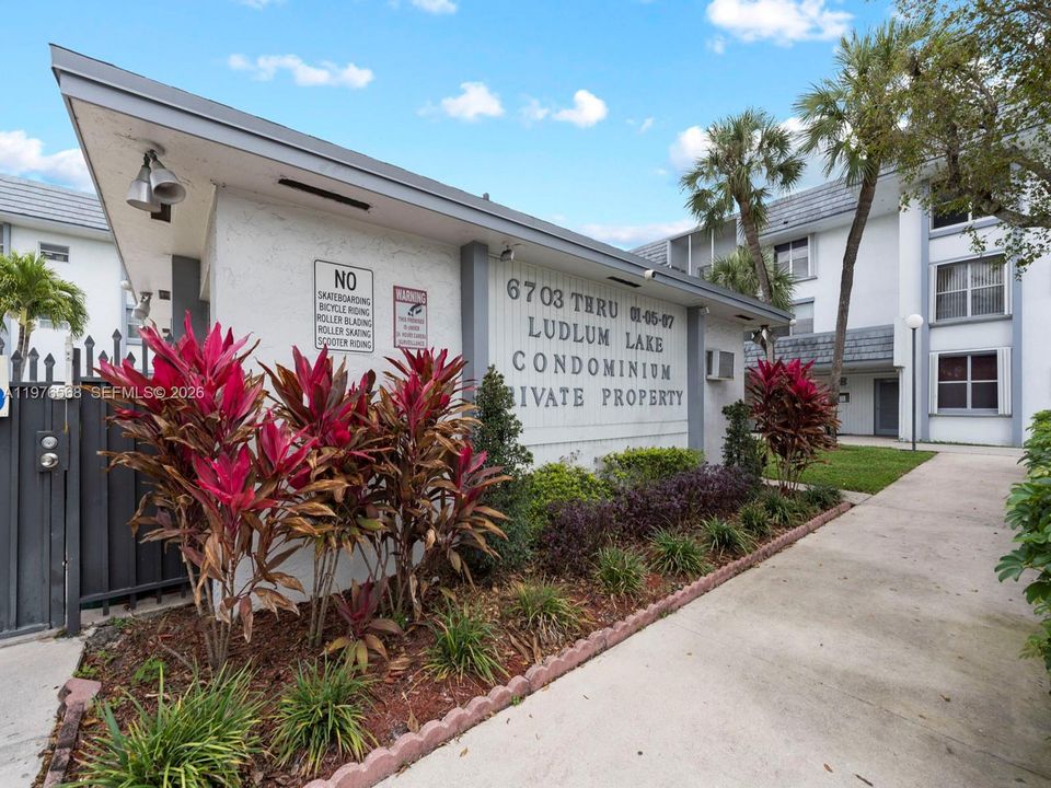 Active With Contract: $245,000 (3 beds, 2 baths, 1068 Square Feet)