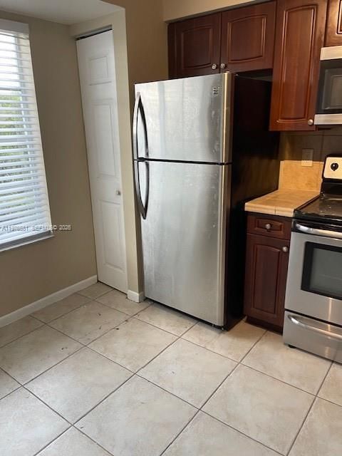 For Rent: $2,400 (3 beds, 2 baths, 1348 Square Feet)