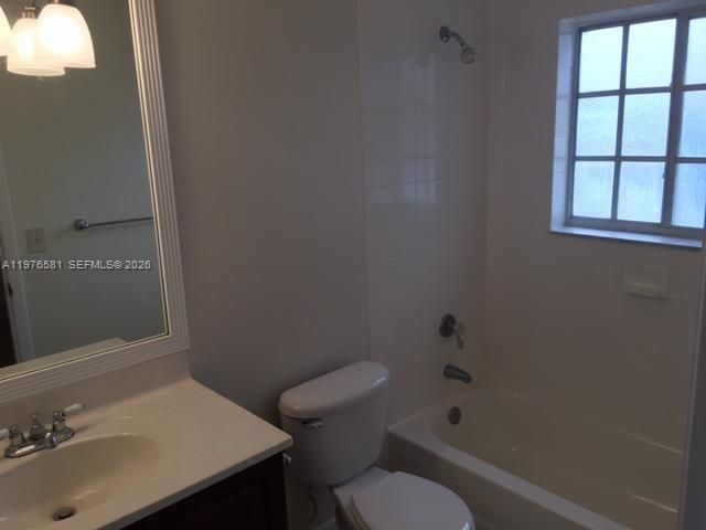 For Rent: $2,400 (3 beds, 2 baths, 1348 Square Feet)