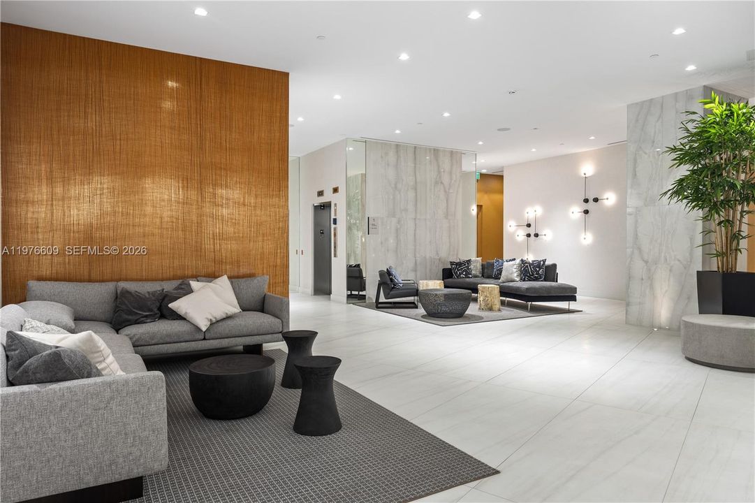 For Sale: $1,620,000 (2 beds, 2 baths, 1384 Square Feet)