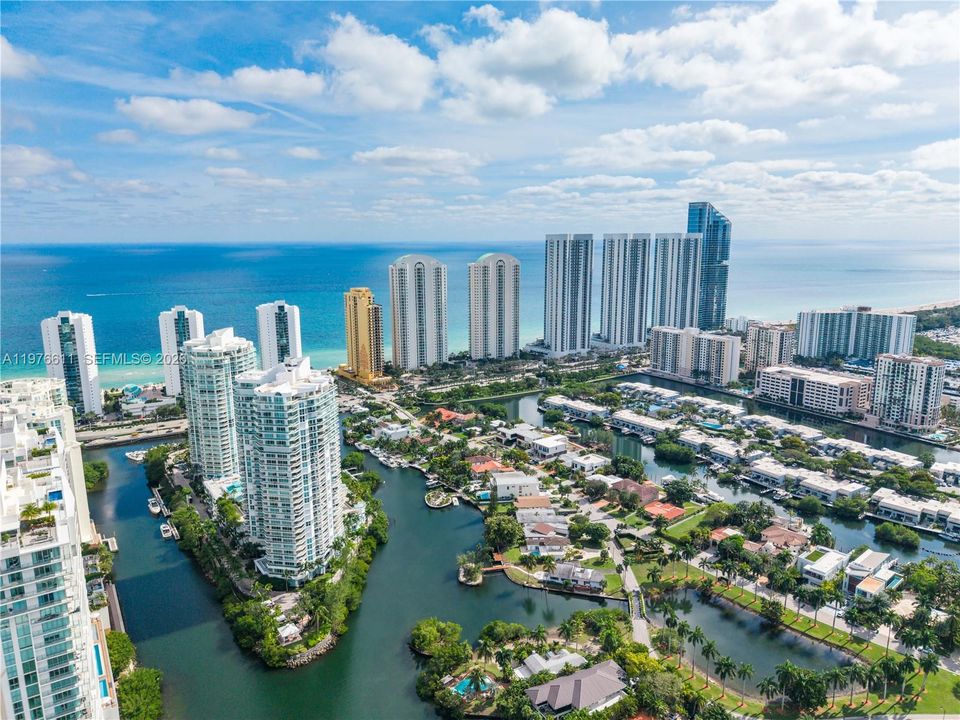 En Venta: $2,590,000 (3 camas, 3 baños, 3289 Pies cuadrados)