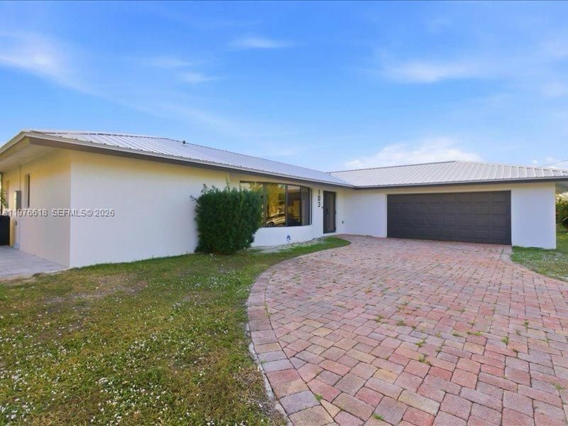 В аренду: $4,000 (3 спален, 2 ванн, 0 Квадратных фут)