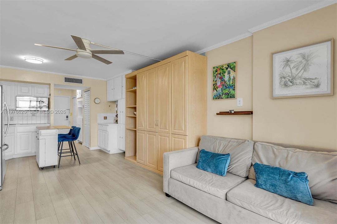 En Venta: $260,000 (0 camas, 1 baños, 398 Pies cuadrados)
