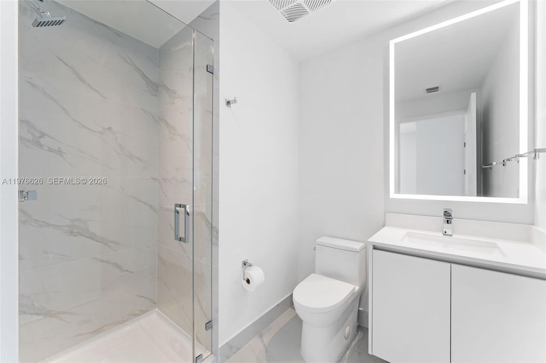 Activo con contrato: $18,500 (5 camas, 5 baños, 0 Pies cuadrados)