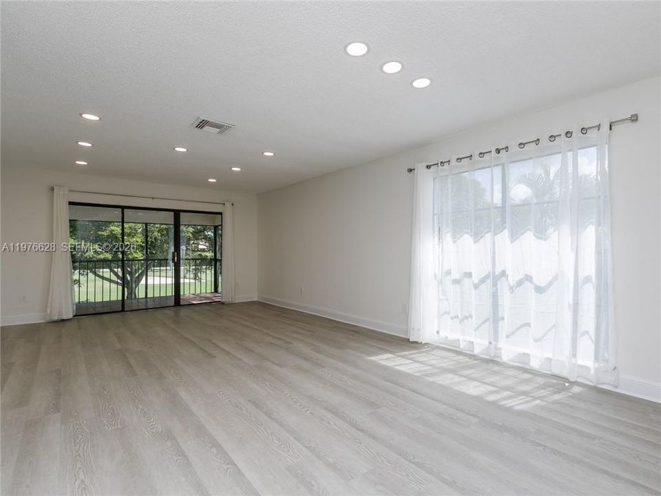 En Venta: $249,500 (2 camas, 2 baños, 1266 Pies cuadrados)