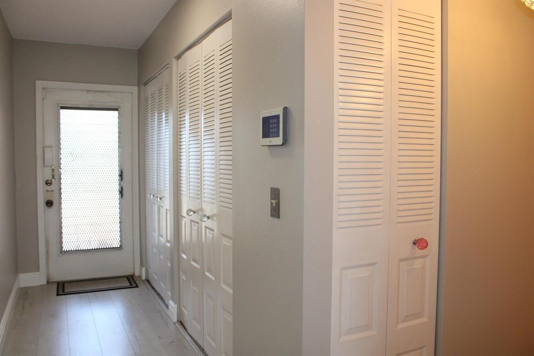 bonaire hallway