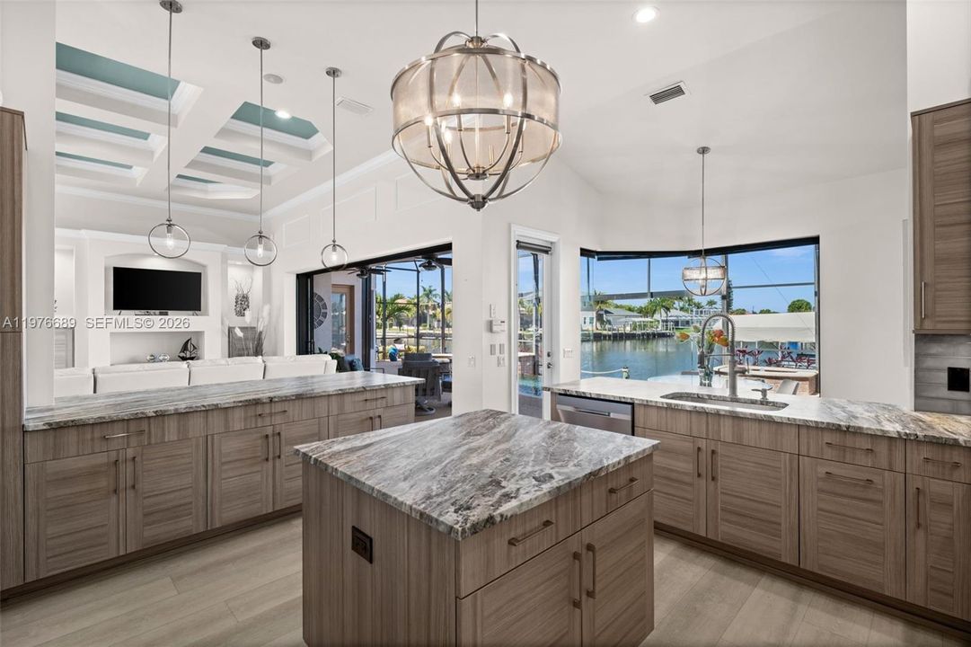 Huge Kitchen, Granite Counters, Stainless Appliances, Walk-in Pantry