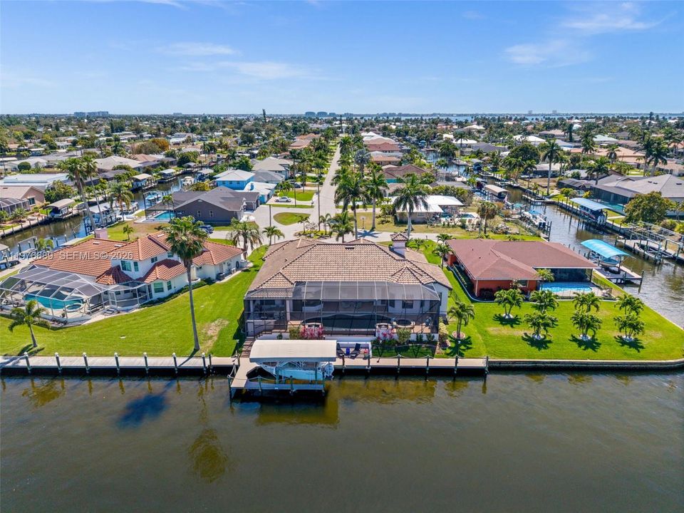 This home is set up perfectly for the waterfront lifestyle