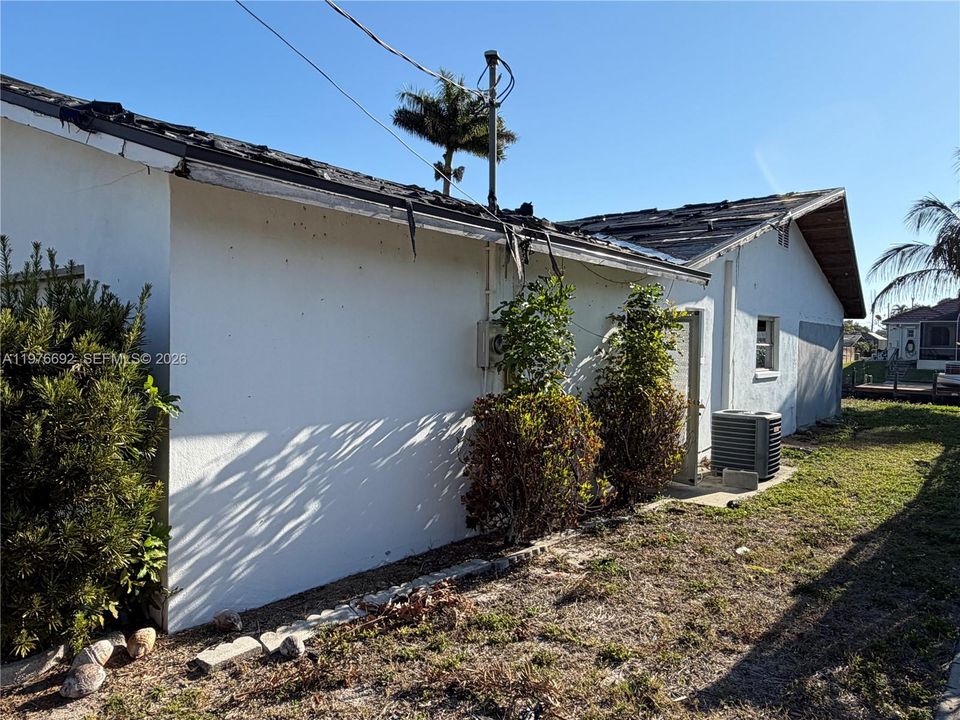 На продажу: $399,999 (0.23 acres)