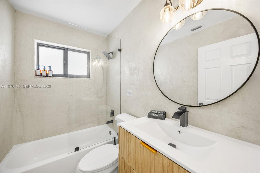 For Sale: $570,000 (4 beds, 2 baths, 1448 Square Feet)