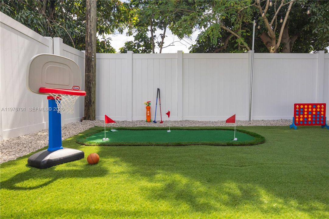For Sale: $570,000 (4 beds, 2 baths, 1448 Square Feet)