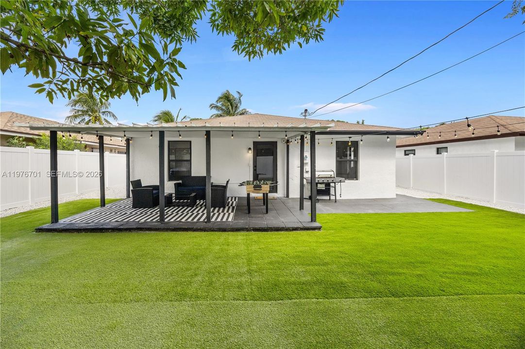 For Sale: $570,000 (4 beds, 2 baths, 1448 Square Feet)