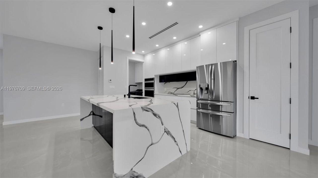 En Venta: $420,000 (3 camas, 2 baños, 0 Pies cuadrados)