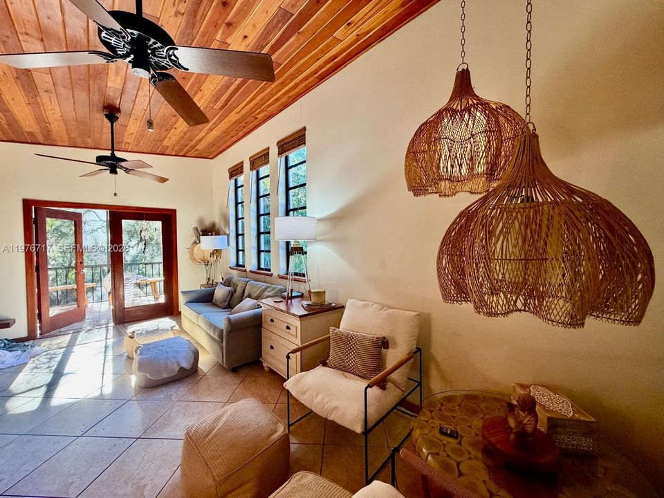 For Rent: $6,880 (2 beds, 2 baths, 954 Square Feet)
