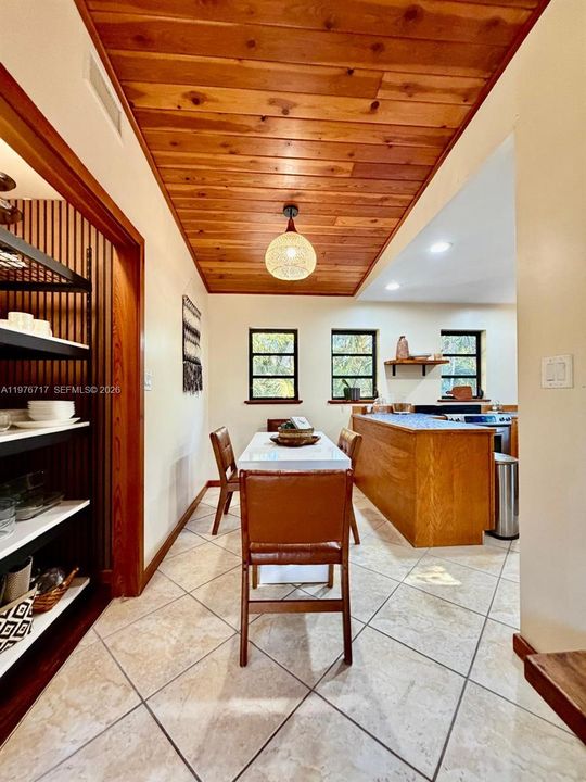 For Rent: $6,880 (2 beds, 2 baths, 954 Square Feet)