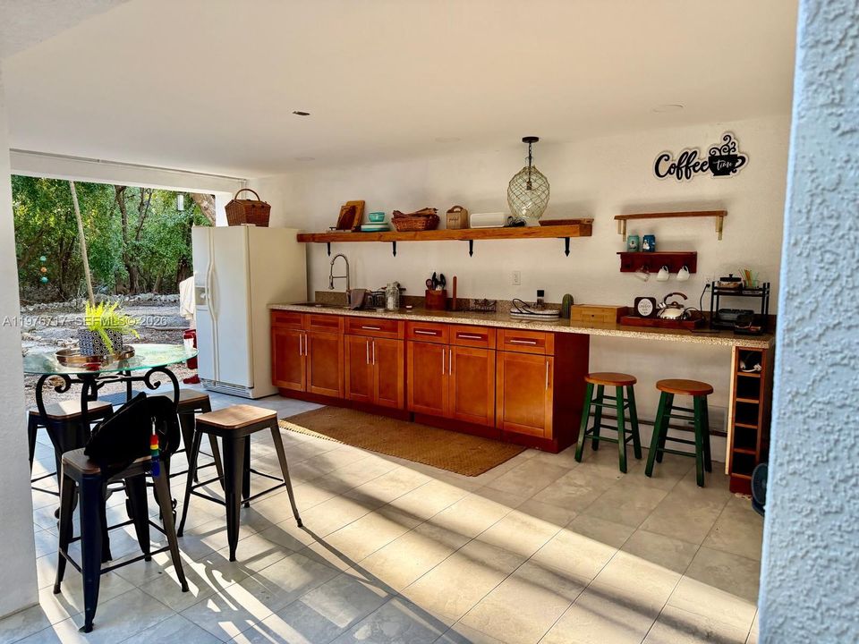 For Rent: $6,880 (2 beds, 2 baths, 954 Square Feet)