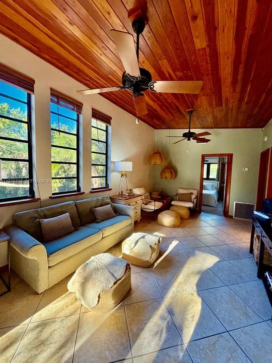 For Rent: $6,880 (2 beds, 2 baths, 954 Square Feet)
