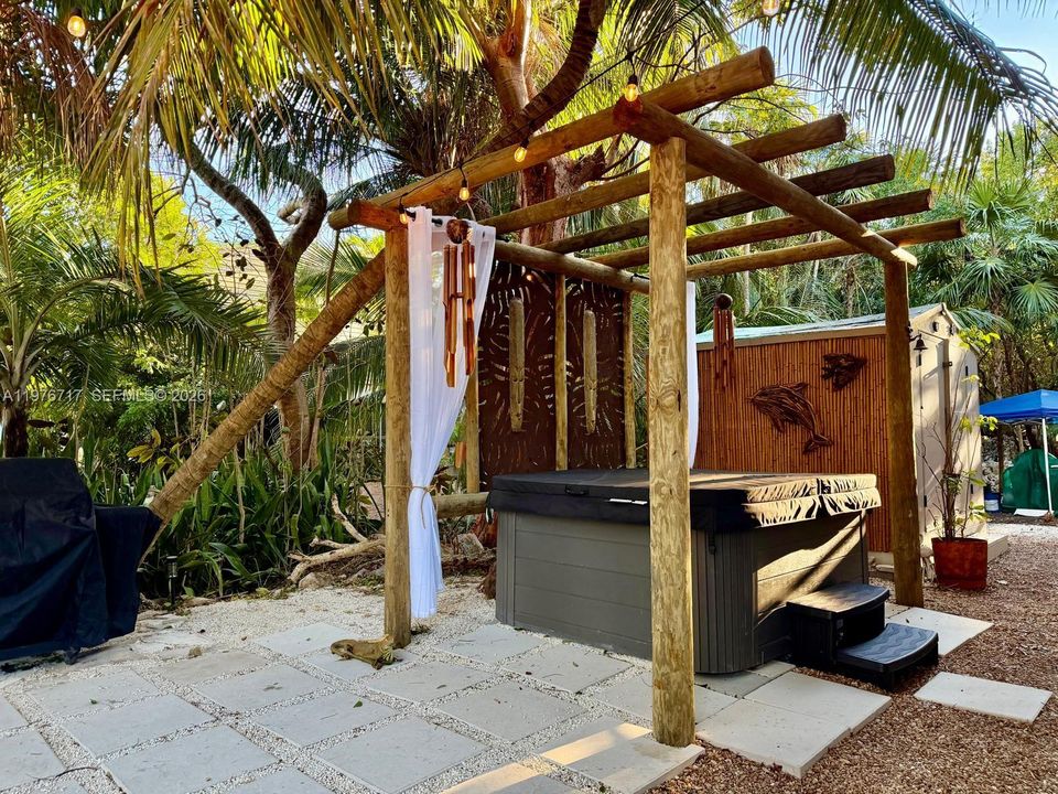 For Rent: $6,880 (2 beds, 2 baths, 954 Square Feet)