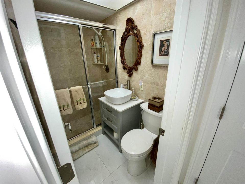 Guest Bath 2 E
