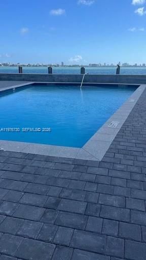 For Sale: $345,000 (2 beds, 2 baths, 1079 Square Feet)