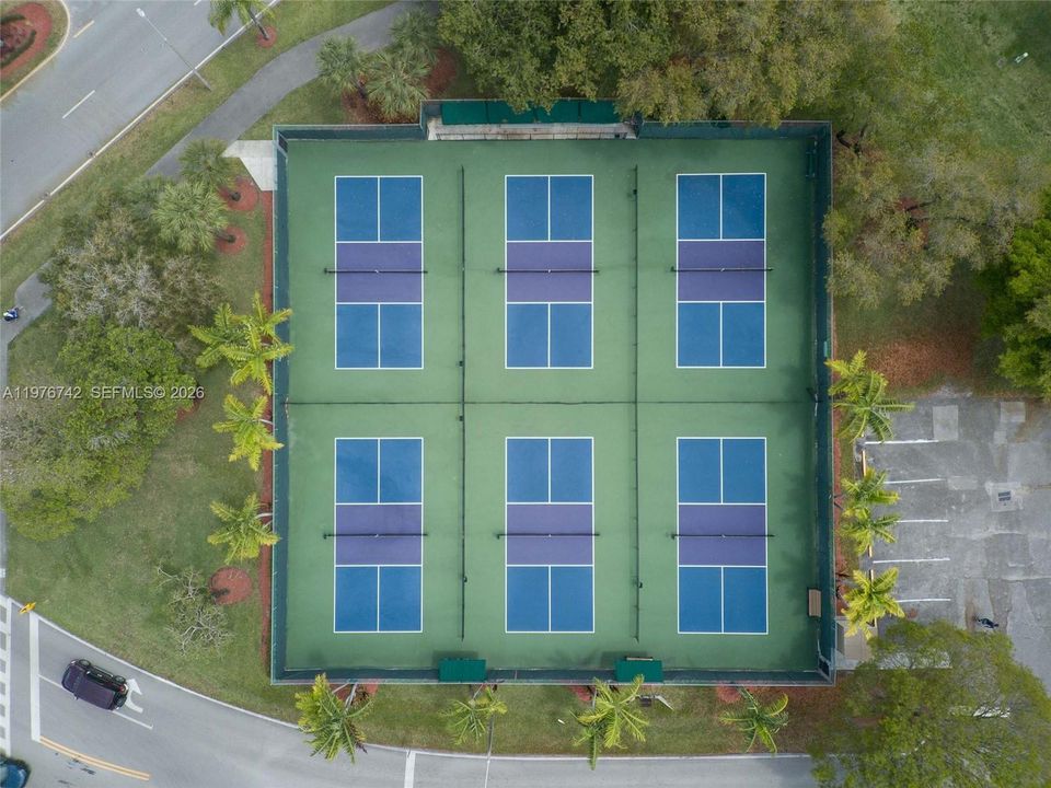 Pickleball Courts throughout community