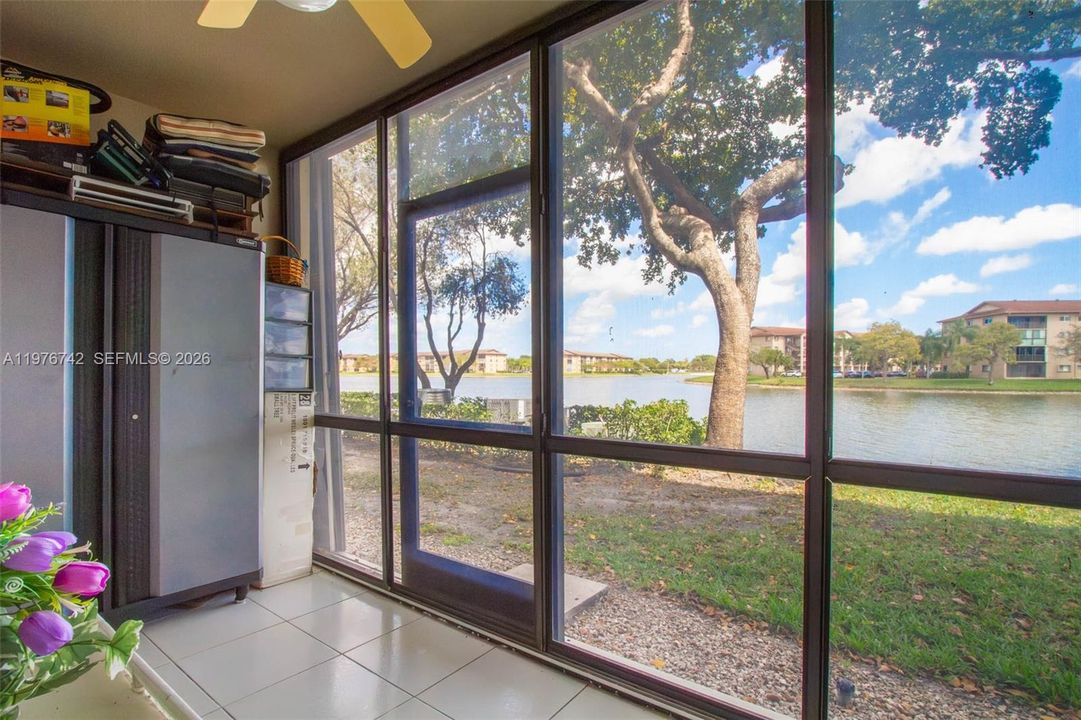 Activo con contrato: $249,000 (2 camas, 2 baños, 1364 Pies cuadrados)