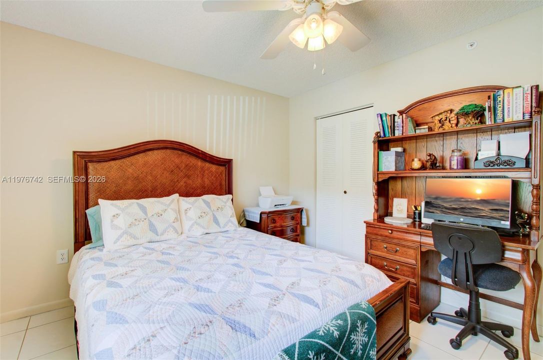 Activo con contrato: $249,000 (2 camas, 2 baños, 1364 Pies cuadrados)